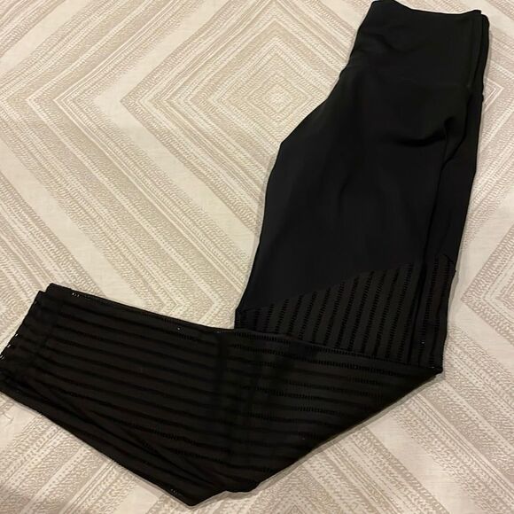 Strut This Women’s Black Mesh Bottom Leggings - Picture 1 of 7